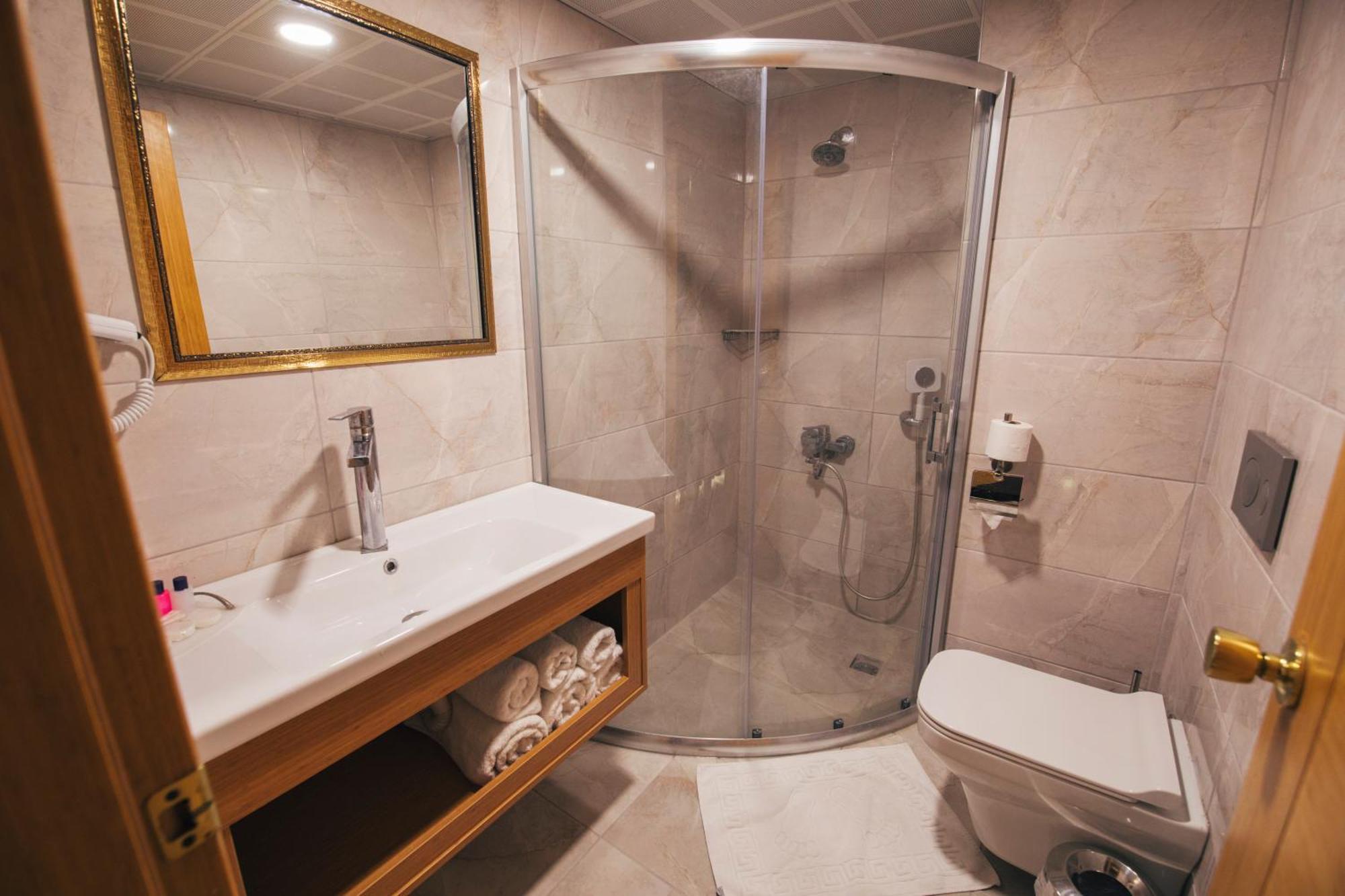 Royal Mersin Otel Bagian luar foto