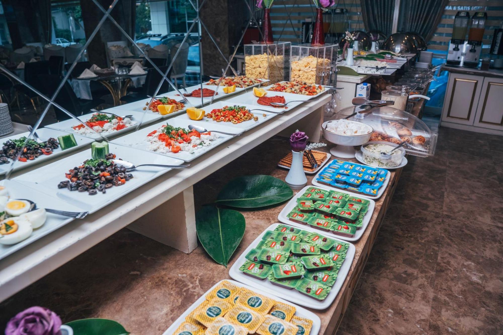 Royal Mersin Otel Bagian luar foto