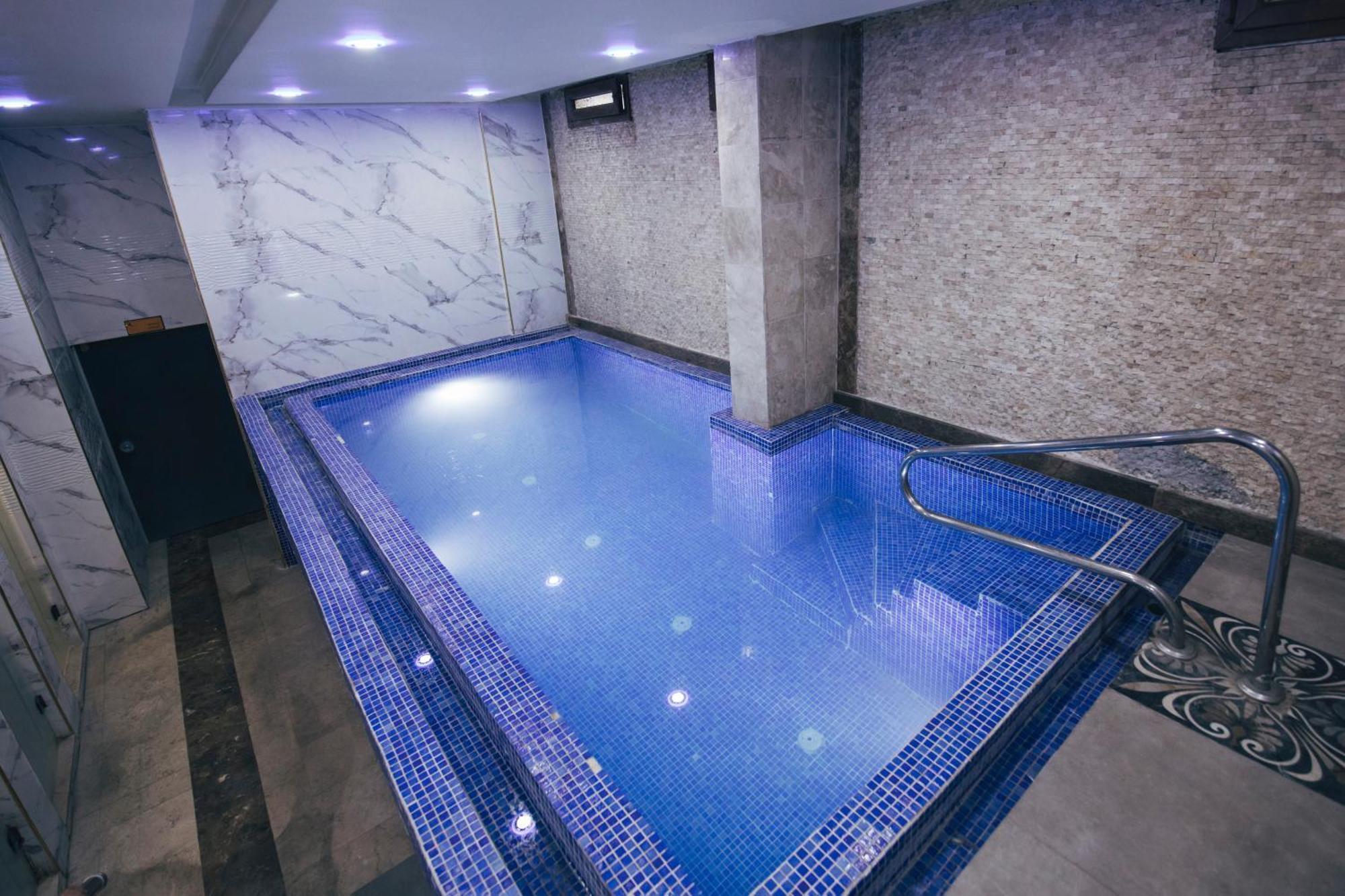 Royal Mersin Otel Bagian luar foto